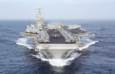 Cuộc 'vượt cạn' lạ lùng trên tàu sân bay USS Dwight D. Eisenhower