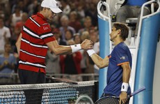 Zhang Shuai lần đầu vào tứ kết, Ferrer chờ đối đầu Murray