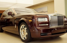 Chi hơn 7 tỉ đồng mua ô tô, mất 5 tỉ tiền thuế