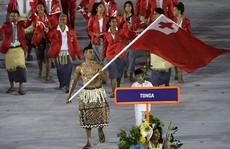 Người cầm cờ đoàn Tonga ở Rio 2016 gây bão mạng xã hội