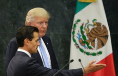Dân Mexico nóng mặt vì tổng thống 'lép vế' ông Trump