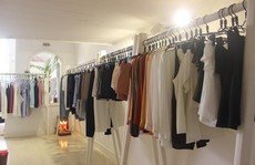 Những chợ thời trang không đụng hàng ở chung cư cũ Sài Gòn