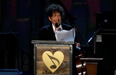 Bob Dylan bán “kho báu” lưu trữ đời mình