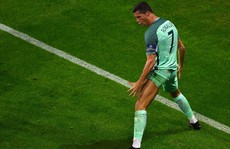 Ronaldo cân bằng kỷ lục của huyền thoại Platini