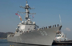 Tàu chiến tên lửa của Mỹ đến Cam Ranh