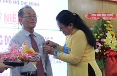 Chia sẻ cùng đồng nghiệp khó khăn