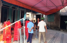 Vợ hốt hoảng thấy chồng 70 tuổi treo cổ giữa nhà