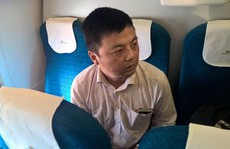 Khách Trung Quốc lại ăn cắp tiền trên máy bay