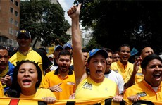 Ghế tổng thống Venezuela thêm lung lay