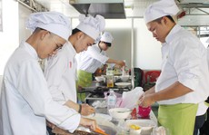 Việt Giao tuyển sinh hệ trung cấp chính quy cho đối tượng học hành dở dang