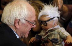 Bản sao thu nhỏ của ứng viên Bernie Sanders qua đời