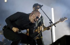 Giọng hát chính của Linkin Park treo cổ tự tử