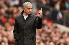 Mourinho: M.U sẽ chơi với 1 hậu vệ ở trận gặp Liverpool!