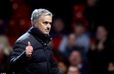 Ferguson: Van Gaal tốt nhưng Mourinho hiểu rõ M.U hơn