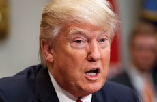 Ông Trump hỏi cố vấn an ninh về... đồng USD?