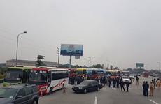 Gần trăm xe khách về Hà Nội phản đối điều chuyển luồng tuyến