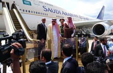 Vua Ả Rập Saudi mua hơn 6 tấn hàng lưu niệm ở Bali