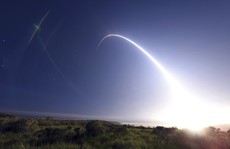 Đang căng thẳng với Triều Tiên, Mỹ thử tên lửa đạn đạo