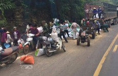 Vụ tai nạn 2 người chết ở Hoà Bình: Nhiều người lao vào 'hôi của'