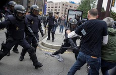 Hơn 840 người bị thương, Catalonia 'có quyền độc lập'