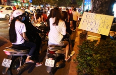 Công khai 'chặt chém' ở phố lồng đèn