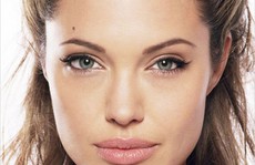 Angelina Jolie - Phim mới và tình yêu tái hợp