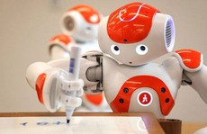 Choáng với Robot phóng viên thần tốc của Trung Quốc