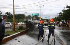 Tai nạn liên hoàn, xe tải bốc cháy dữ dội