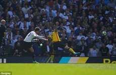 Tốp 5 bàn thắng đẹp nhất vòng 32 Premier League