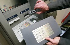 Lật tẩy chiêu trò đánh cắp tiền từ ATM ở TP HCM