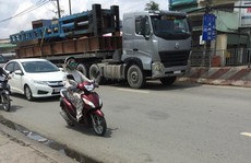 Xe quá tải vẫn nhởn nhơ