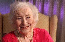 Ca sĩ Dame Vera ra album mừng tuổi 100