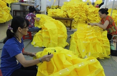 Giảm lương hưu của lao động nữ: Quá đột ngột và thiệt thòi