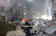 1.200 công nhân cầu cứu sau vụ cháy lớn