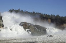 Nguy cơ vỡ đập cao nhất Mỹ ở California