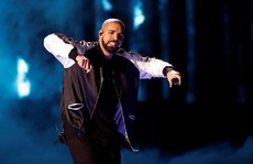 Ca sĩ Drake tiếp tục phá kỷ lục