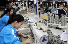 Tăng tuổi hưu chẳng có nghĩa lý gì!