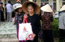 Báo Người Lao Động cùng Vissan cứu trợ người dân vùng tâm bão