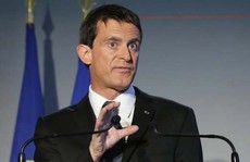 Cựu thủ tướng Pháp bị tát vào mặt khi đang vận động tranh cử