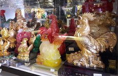 Gà linh vật Trung Quốc tràn ngập thị trường Hà Nội