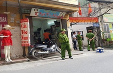 Tá hỏa thấy người đàn ông chết treo cổ trên cột điện