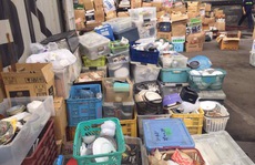 Công ty 'ma' nhập khẩu 2 container hàng lậu