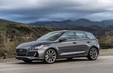 Xe gia đình Hyundai Elantra GT ra mắt
