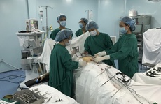 Bệnh viện tuyến huyện phẫu thuật cứu bệnh nhân vỡ thai ngoài tử cung