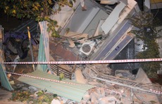 Hai căn nhà ở Sài Gòn đổ sập trong đêm