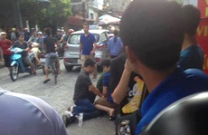 Tử tù Lê Văn Thọ không kịp phản ứng khi cảnh sát đập vỡ kính taxi, khống chế
