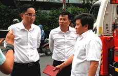 Lãnh đạo quận 1 'xử' cơ quan nhà nước lấn vỉa hè