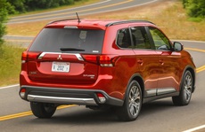 Suzuki, Mitsubishi giảm giá 100 triệu vẫn ế nhất chợ