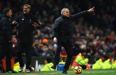 Mourinho 'chê' Liverpool phòng ngự tiêu cực