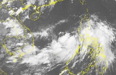 Áp thấp nhiệt đới gây mưa dông mạnh trên vùng biển phía Nam